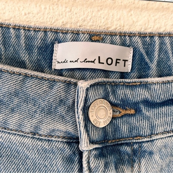 LOFT The Straight Jeans High Rise Light Wash Jeans Women Measures Size 32 - Picture 4 of 8